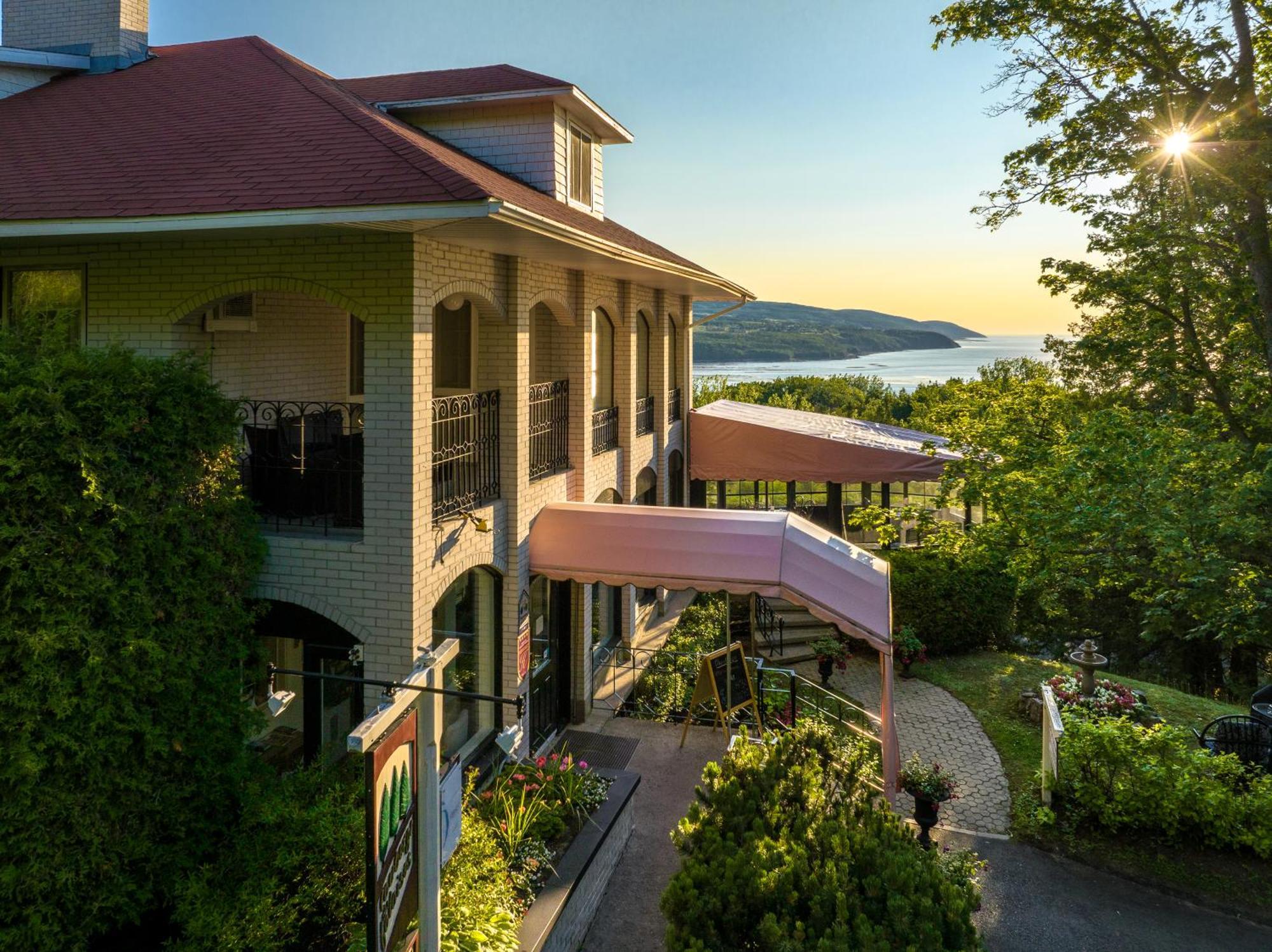Auberge Des Falaises La Malbaie Eksteriør bilde